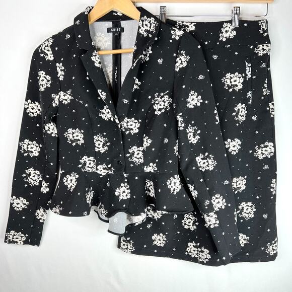 Vintage Shift Black & White Floral Peplum Skirt Suit XS/S - Picture 1 of 15